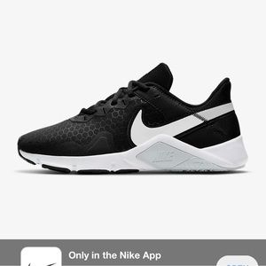 Nike legend essential 2